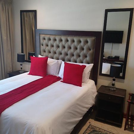Lily White Guest House Centurion Εξωτερικό φωτογραφία