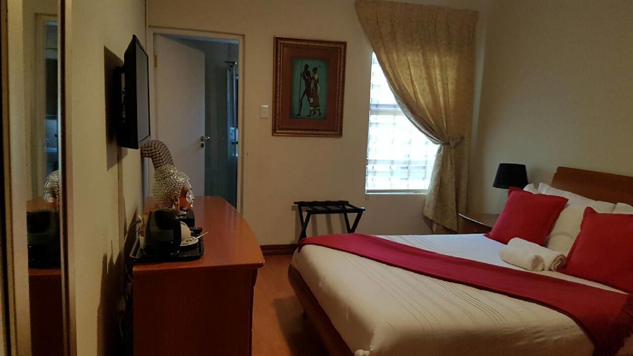 Lily White Guest House Centurion Εξωτερικό φωτογραφία