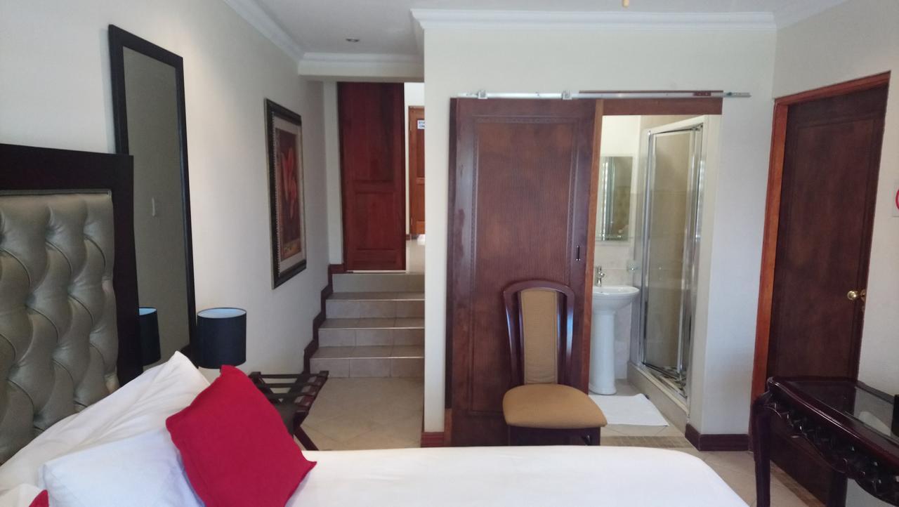 Lily White Guest House Centurion Εξωτερικό φωτογραφία