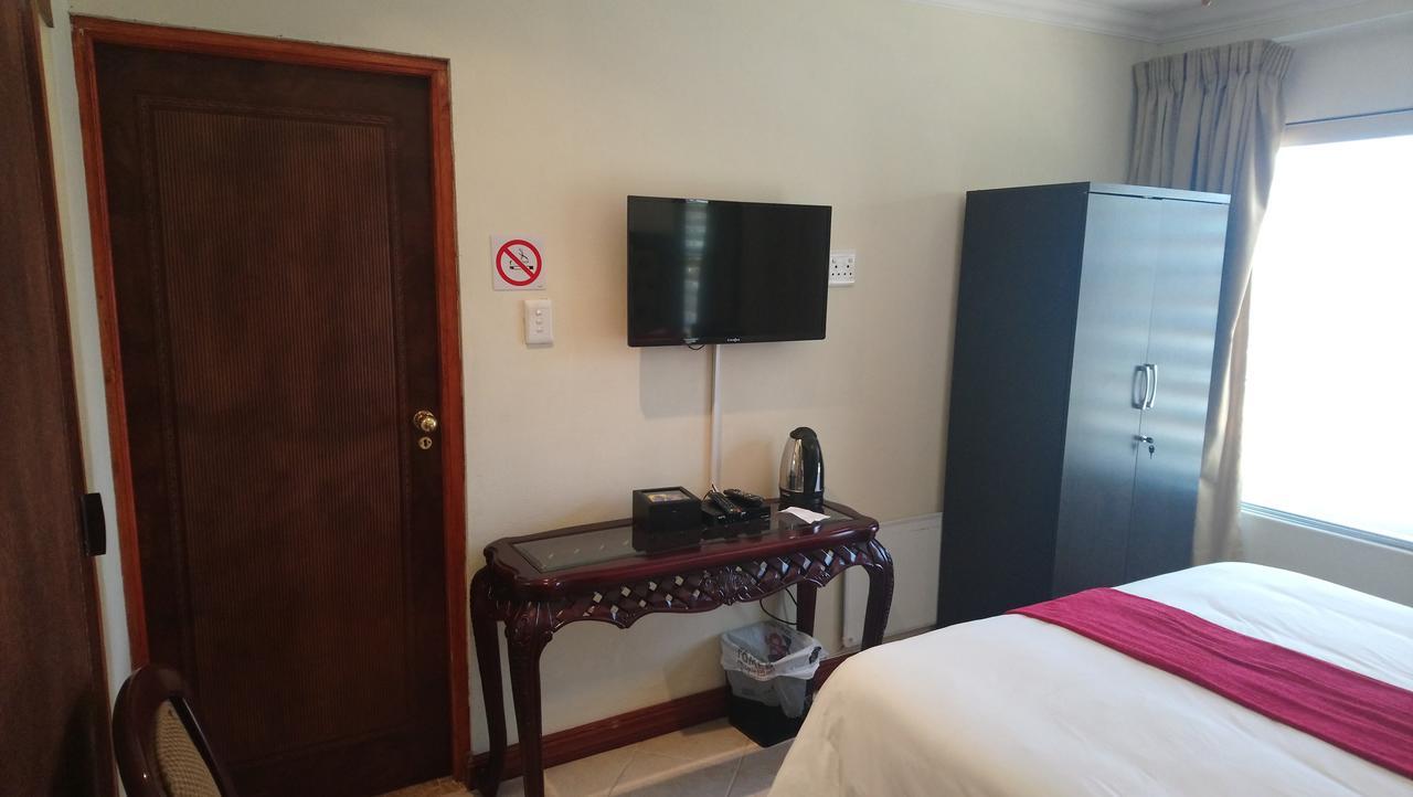 Lily White Guest House Centurion Εξωτερικό φωτογραφία